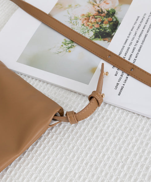 ショルダーバッグ 韓国風 ギャザーバッグ レディース ワンハンドルバッグ フェイクレザー トートバッグ 2way 肩掛けバッグ おしゃれ PUレザー 大人可愛い鞄 77XDD-001